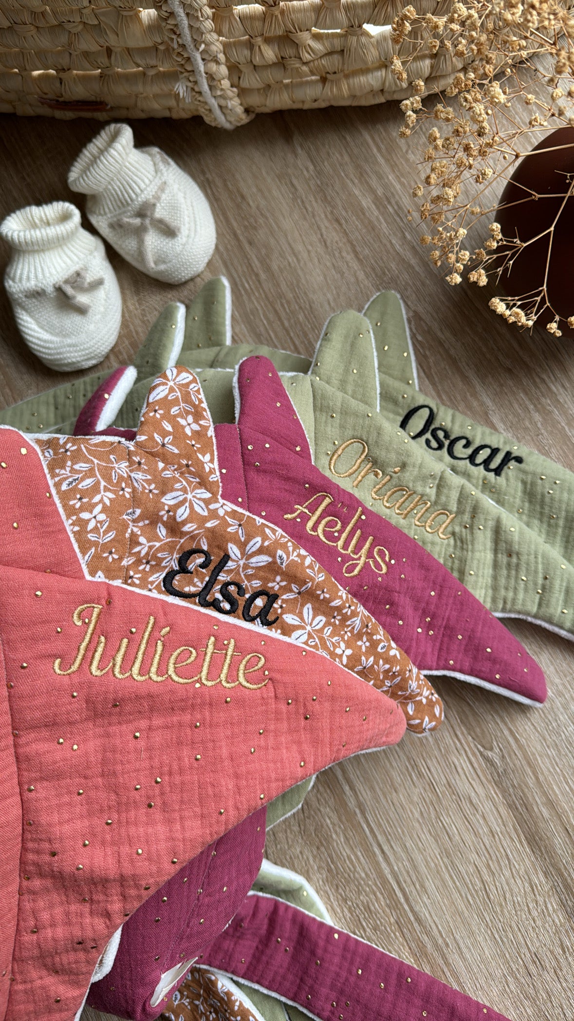 Doudou raie manta Fleurie camel