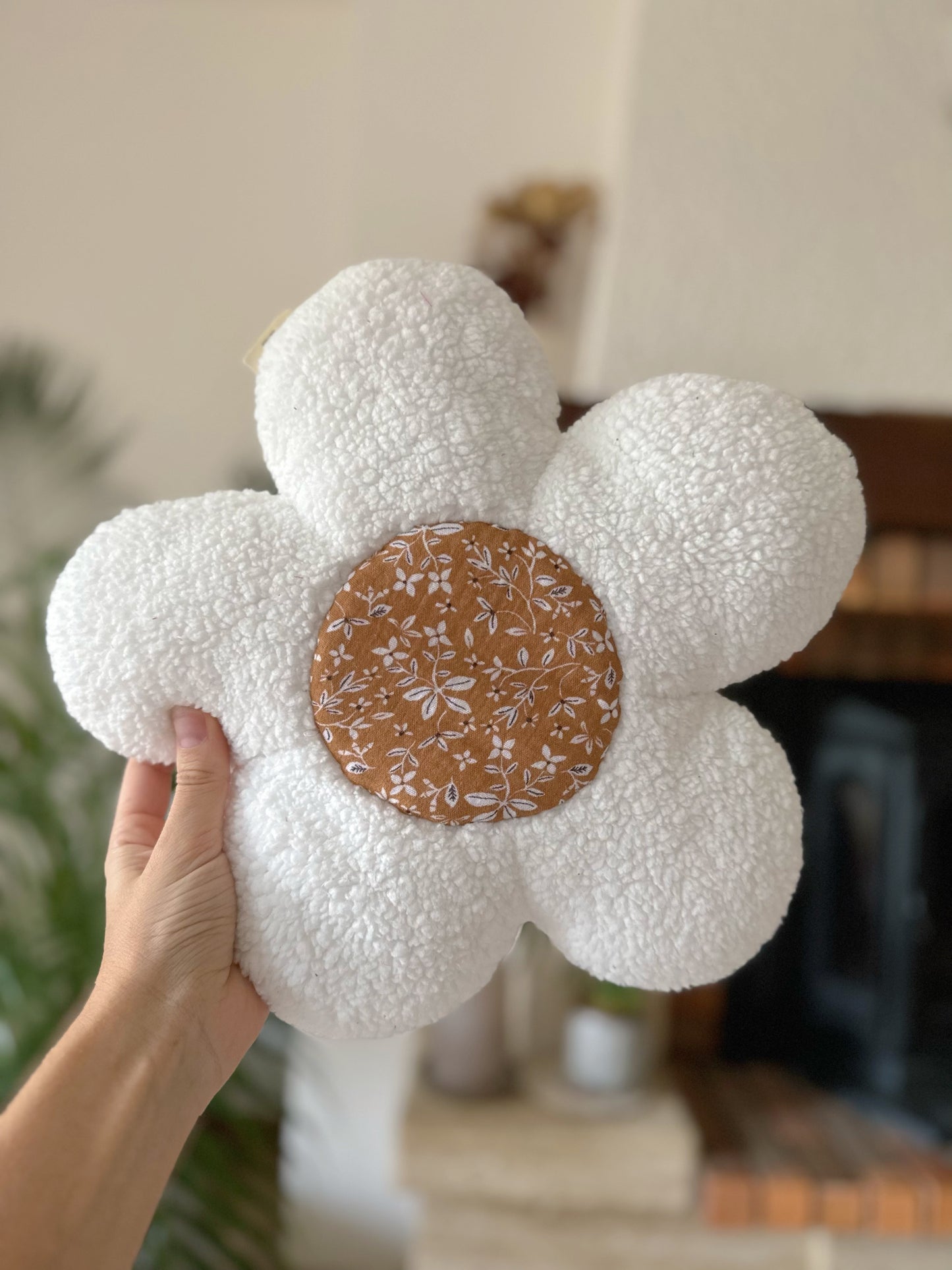 Camel flower cushion