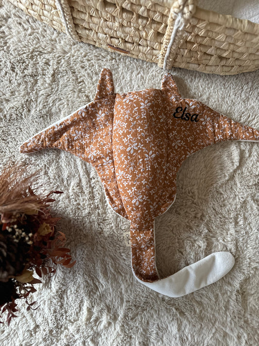Doudou raie manta Fleurie camel